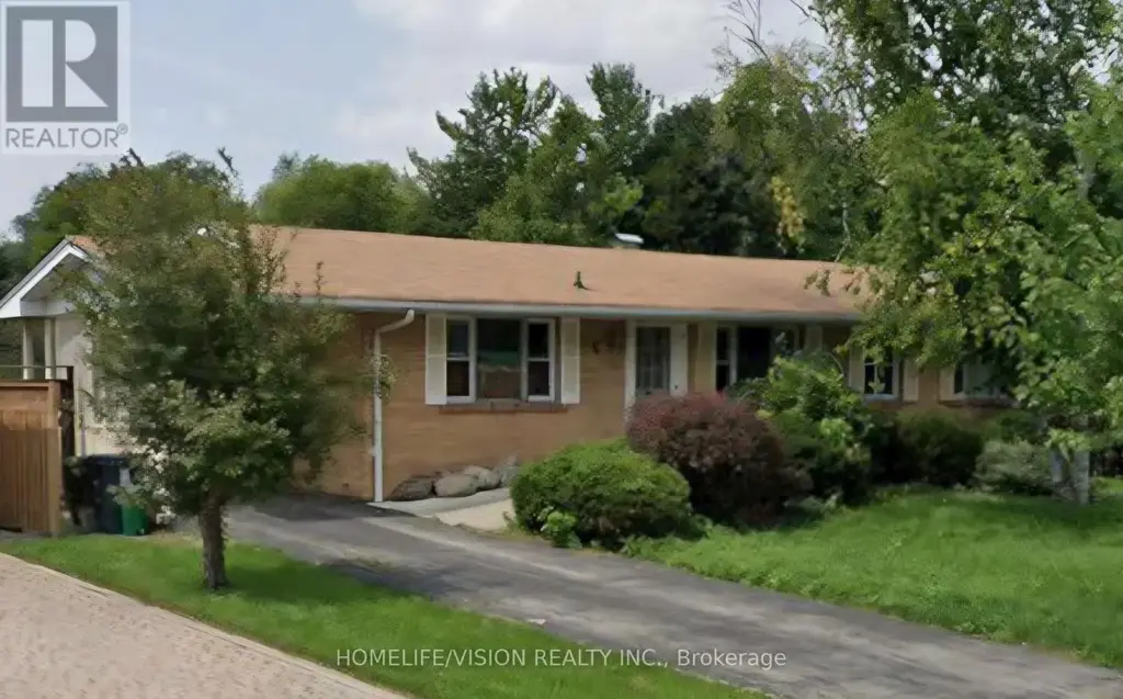 6 Brenham Crescent, Toronto (Newtonbrook East)